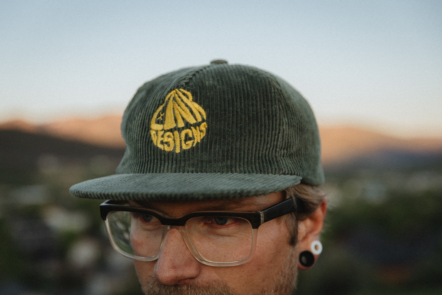 Globe Logo corduroy hat